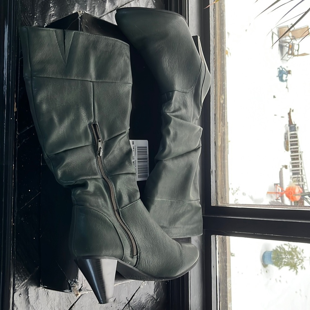 Dark green 2inch size 10 boot heel